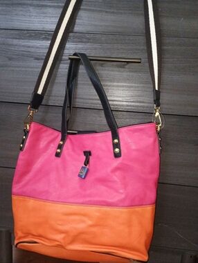 Jessica Simpson's Two-Tone Pink and Orange Tote Bag with Black Handles Size Larg